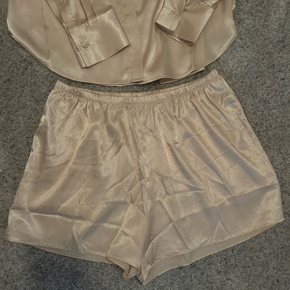 Daily Drills Champagne Silky Boxer & Button Up Set S/M - Picture 2 of 5